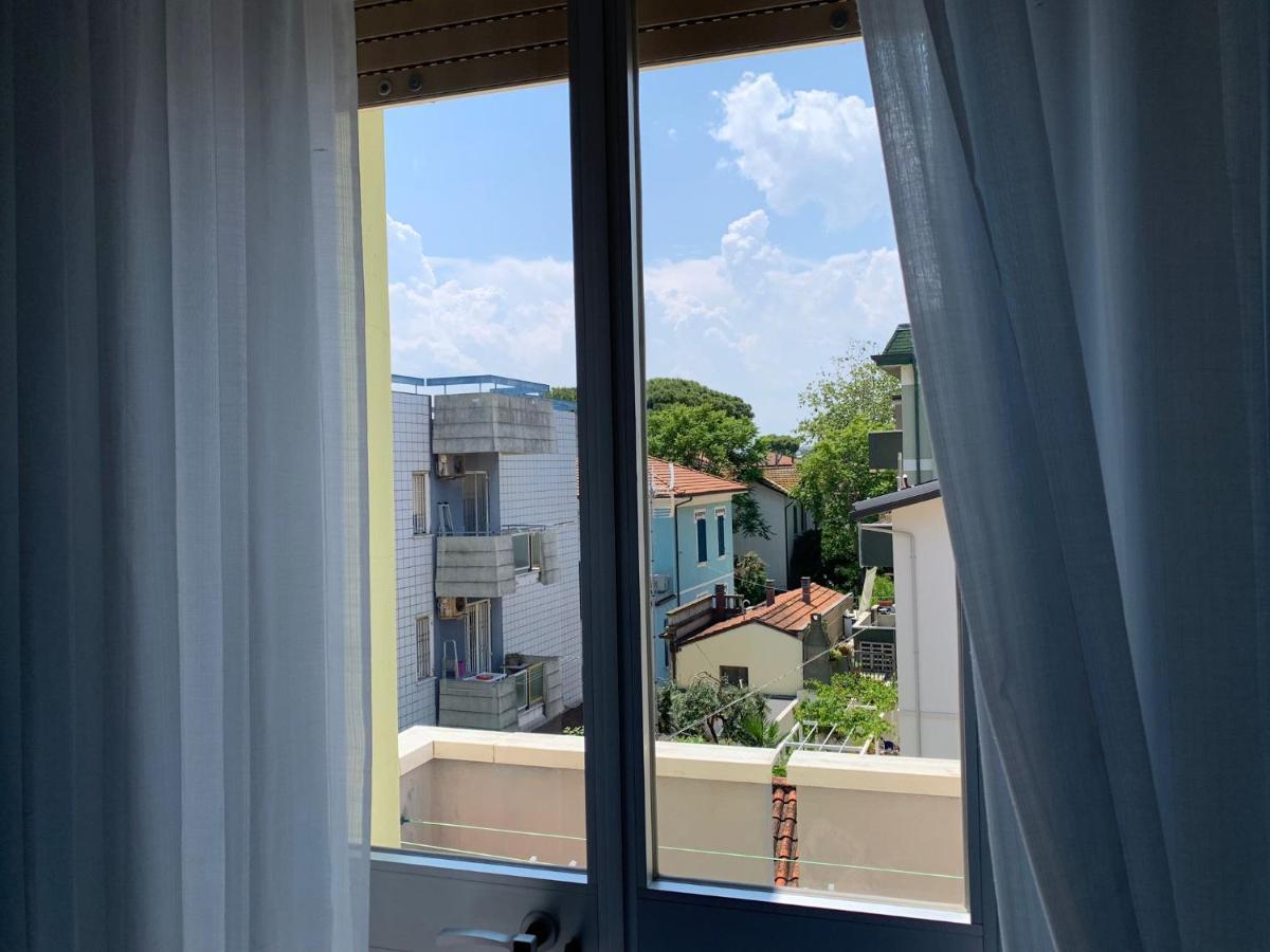 Hotel Estense リミニ エクステリア 写真