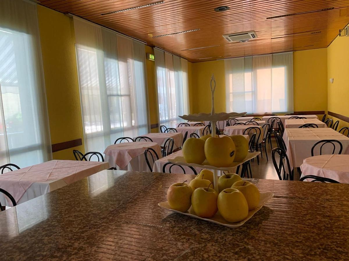 Hotel Estense リミニ エクステリア 写真