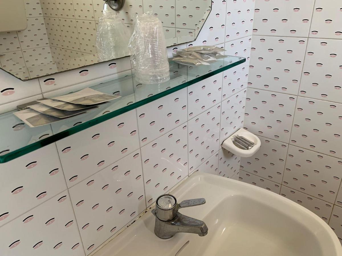 Hotel Estense リミニ エクステリア 写真